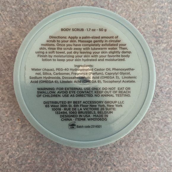 Set of 3 Body Scrubs + Bonus Nail Kit - Picture 8 of 10